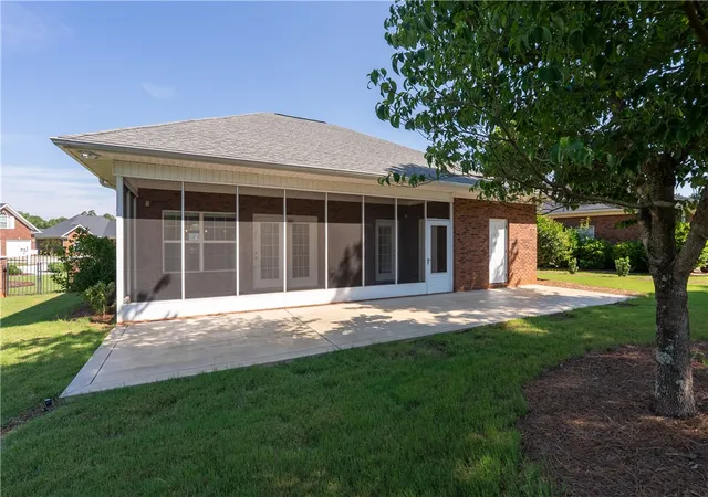 Photo 2 of Single family home for sale at 703 Nottingham Ct, Seneca, SC 29672 | MLS# 20302643 | Listing updated on 2026-09-15