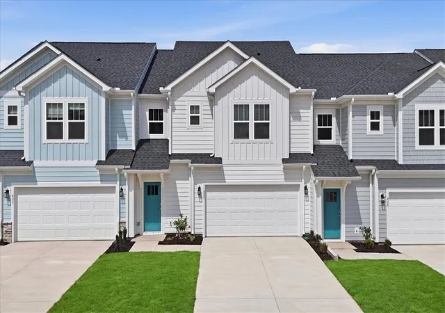 1st image of 427 Crestcreek Dr, Anderson, SC 29621 | MLS# 20302743