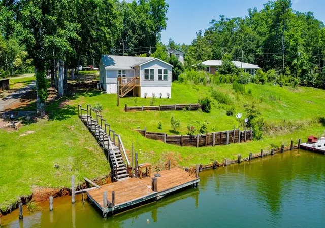 Homes for sale in Abbeville, SC | 93 Parnell Rd, Abbeville, SC 29620 | MLS# 20302745