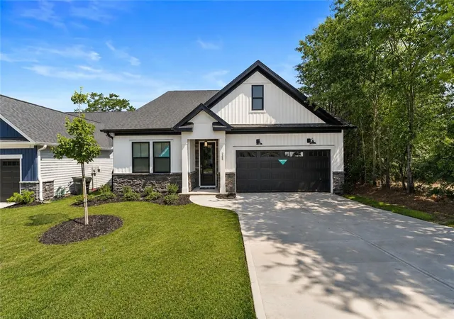 1st image of 200 Highland St, Taylors, SC 29687 | MLS# 20302794