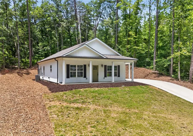 Homes for sale in Westminster, SC | 450 Lucky St, Westminster, SC 29693 | MLS# 20302731