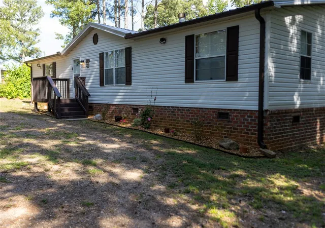 Homes for sale in Anderson, SC | 2632 Broadway Lake Rd, Anderson, SC 29621 | MLS# 20302741