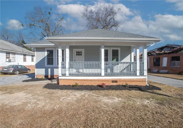 Photo 2 of Single family home for sale at 929 E Whitner St, Anderson, SC 29624 | MLS# 20302810 | Listing updated on 2026-07-28