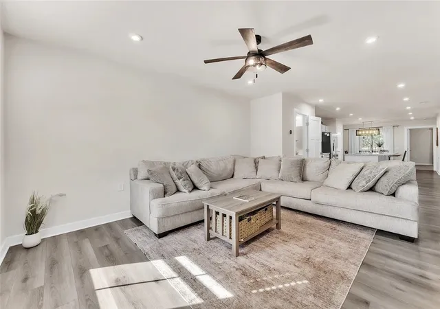 Photo 2 of Sale Pending at 332 Kensley Dr, Greenville, SC 29617 | MLS# 20302295 | Listing updated on 2026-10-01