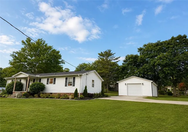 1st image of 100 Meadowood Dr, Easley, SC 29640 | MLS# 20302820