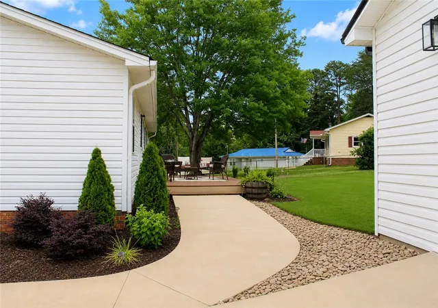 2nd image of 100 Meadowood Dr, Easley, SC 29640 | MLS# 20302820