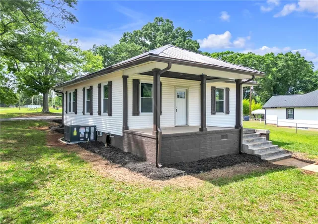 Homes for sale in Pelzer, SC | 301 Anderson St, Pelzer, SC 29669 | MLS# 20302847