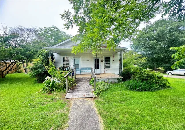 Photo 1 of Single family home for sale at 502 N Church St, Central, SC 29630 | MLS# 20302899 | Listing updated on 2026-08-19