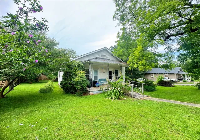 Photo 2 of Single family home for sale at 502 N Church St, Central, SC 29630 | MLS# 20302899 | Listing updated on 2026-08-19