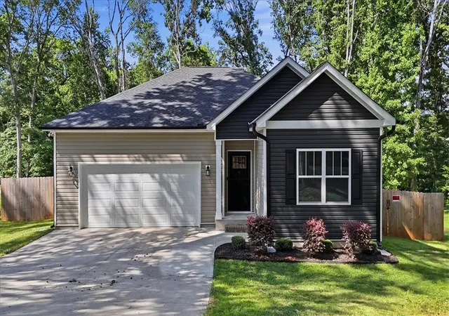 Photo 2 of Single family home for sale at 411 Hillside Dr, Anderson, SC 29625 | MLS# 20302888 | Listing updated on 2026-09-19