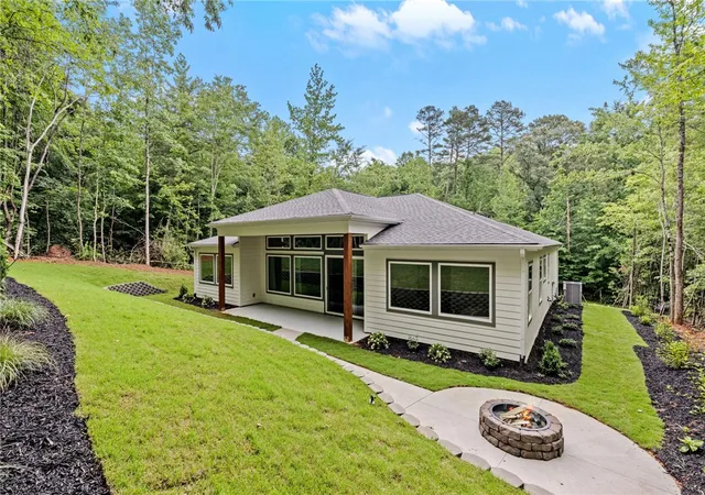 Homes for sale in Westminster, SC | 239 Camellia St, Westminster, SC 29693 | MLS# 20302791