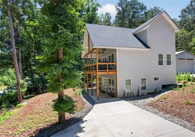 Homes for sale in Westminster, SC | 100 Deerwood Dr, Westminster, SC 29693 | MLS# 20302344