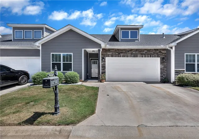 Photo 1 of Townhouse for sale at 121 Ventura St, Anderson, SC 29621 | MLS# 20302929 | Listing updated on 2026-09-11