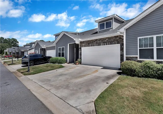 Photo 2 of Townhouse for sale at 121 Ventura St, Anderson, SC 29621 | MLS# 20302929 | Listing updated on 2026-09-11