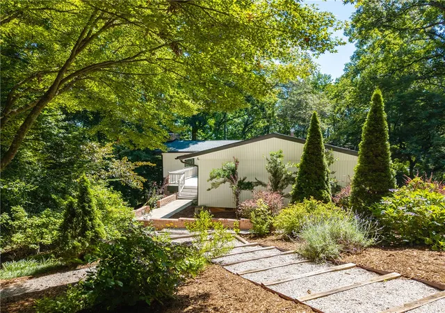 Photo 1 of Single family home for sale at 231 Kings Way, Clemson, SC 29631 | MLS# 20302447 | Listing updated on 2026-09-04