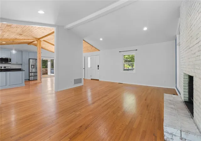 Photo 4 of Single family home for sale at 231 Kings Way, Clemson, SC 29631 | MLS# 20302447 | Listing updated on 2026-09-04