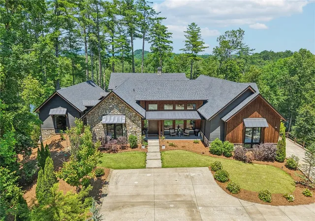 Photo 1 of Single family home for sale at 810 Lake View Ct, Salem, SC 29676 | MLS# 20301975 | Listing updated on 2026-08-04