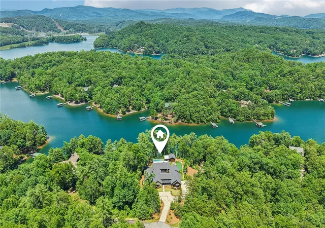 Photo 3 of Single family home for sale at 810 Lake View Ct, Salem, SC 29676 | MLS# 20301975 | Listing updated on 2026-08-04