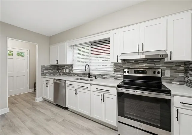 Listing Photo 4 - Condo for sale in building located at 25 Summercreek Dr, Spartanburg, SC 29307