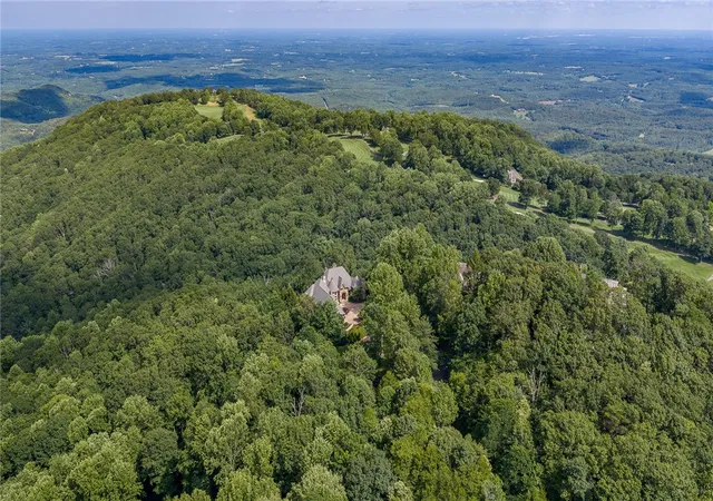 Photo 2 of Single family home for sale at 29 High Cliffe Way, Landrum, SC 29356 | MLS# 20302948 | Listing updated on 2026-08-18
