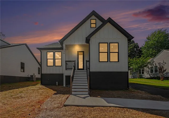 2nd image of 204 Liberty Dr, Easley, SC 29640 | MLS# 20302927