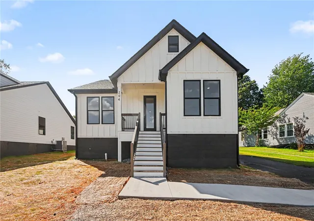 3rd image of 204 Liberty Dr, Easley, SC 29640 | MLS# 20302927