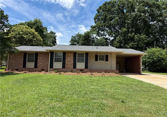 Photo 1 of Single family home for sale at 1507 E Calhoun St, Anderson, SC 29621 | MLS# 20302902 | Listing updated on 2026-09-01