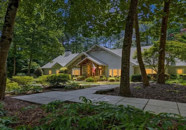 1st image of 406 E Waterside Dr, Seneca, SC 29672 | MLS# 20302980