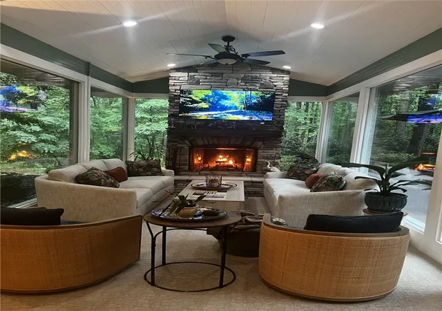 3rd image of 406 E Waterside Dr, Seneca, SC 29672 | MLS# 20302980