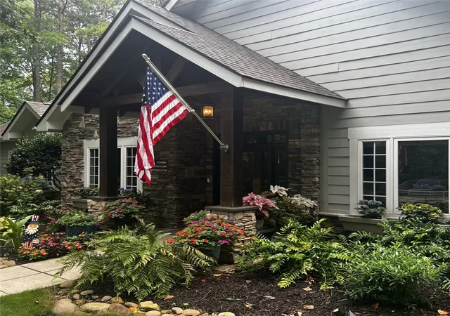 5th image of 406 E Waterside Dr, Seneca, SC 29672 | MLS# 20302980