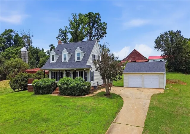 Photo 2 of Single family home for sale at 110 Amanda Dr, Anderson, SC 29621 | MLS# 20303002 | Listing updated on 2026-06-22