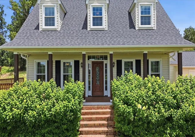 Photo 3 of Single family home for sale at 110 Amanda Dr, Anderson, SC 29621 | MLS# 20303002 | Listing updated on 2026-06-22