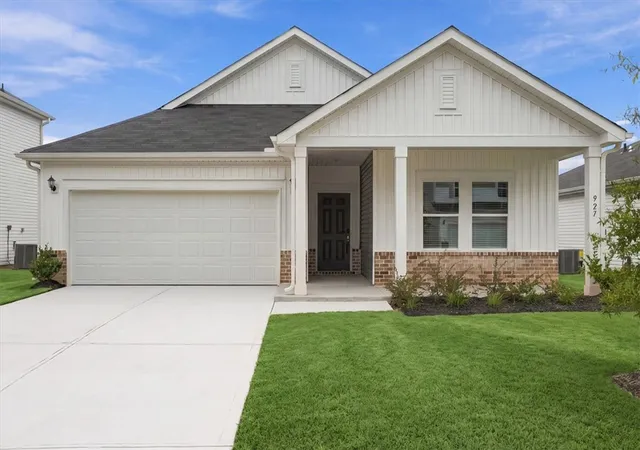 Photo 2 of Sale Pending at 927 Rising Oak Ct, Spartanburg, SC 29301 | MLS# 20302510 | Listing updated on 2026-09-29