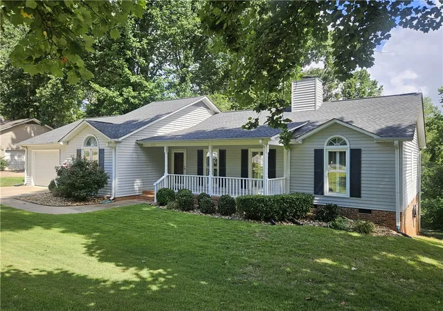 Homes for sale in Greer, SC | 803 Dillard Rd, Greer, SC 29650 | MLS# 20303009