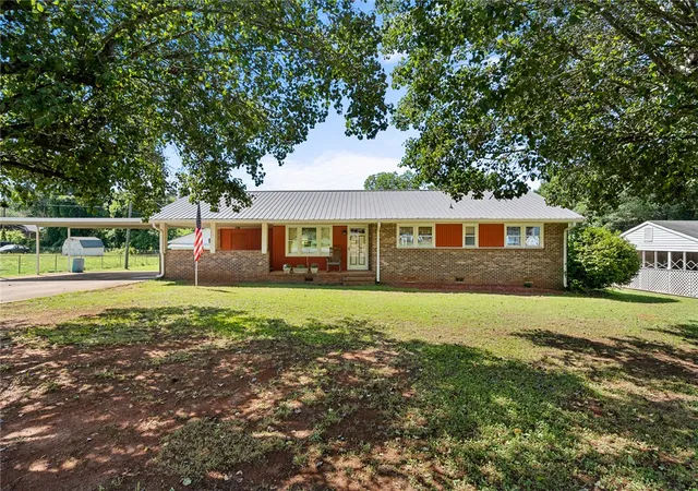 Photo 1 of Single family home for sale at 312 Edwards Dr, Anderson, SC 29626 | MLS# 20302991 | Listing updated on 2026-08-18