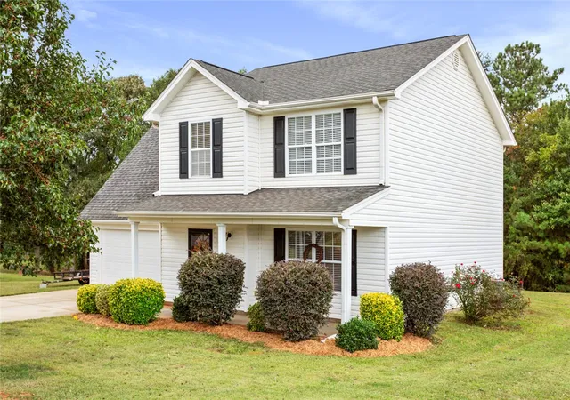Photo 2 of Single family home for sale at 102 Lochenshire Pl, Belton, SC 29627 | MLS# 20303033 | Listing updated on 2026-07-07