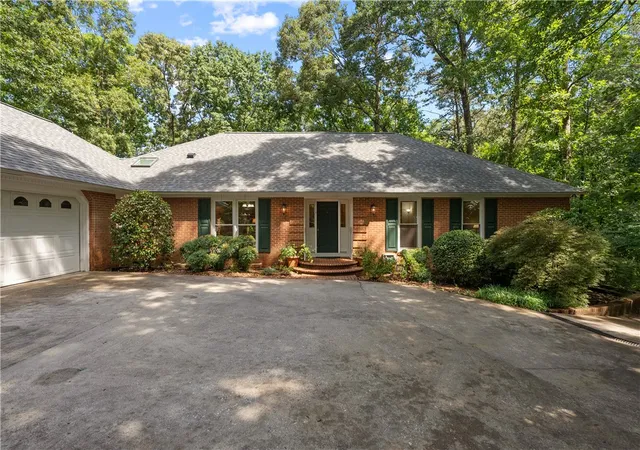 Photo 1 of Single family home for sale at 1210 Cane Crk Dr, Seneca, SC 29672 | MLS# 20302933 | Listing updated on 2026-06-23