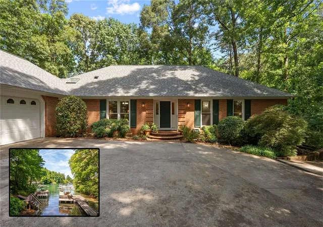 Photo 1 of Single family home for sale at 1210 Cane Crk Dr, Seneca, SC 29672 | MLS# 20302933 | Listing updated on 2026-09-30