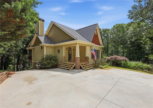 Homes for sale in Lavonia, GA | 350 Drew Ln, Lavonia, GA 30553 | MLS# 20303073