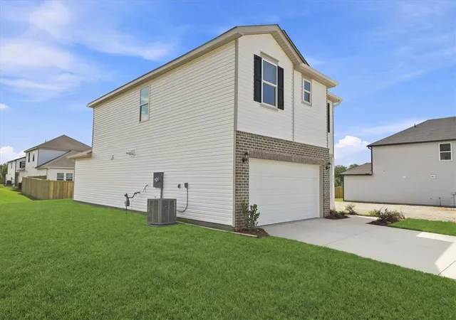 Photo 2 of Sale Pending at 102 Fair Cross Cir, Piedmont, SC 29673 | MLS# 20302503 | Listing updated on 2026-09-29