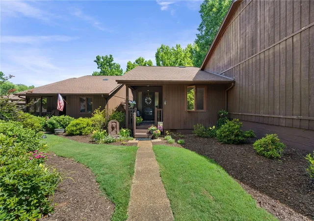 Photo 2 of Townhouse for sale at 15 Creekside Way, Greenville, SC 29609 | MLS# 20303108 | Listing updated on 2026-08-25