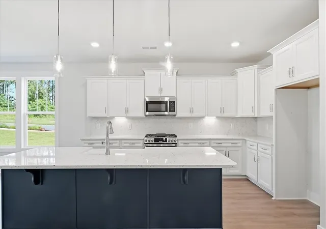 Photo 4 of Sale Pending at 137 Beaverdam Crk Dr, Anderson, SC 29621 | MLS# 20303126 | Listing updated on 2026-10-05