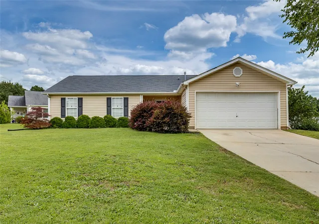 Photo 1 of Single family home for sale at 117 Soren Ln, Anderson, SC 29621 | MLS# 20303130 | Listing updated on 2026-09-23