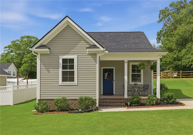 Homes for sale in Easley, SC | 505 W D Ave, Easley, SC 29640 | MLS# 20303143