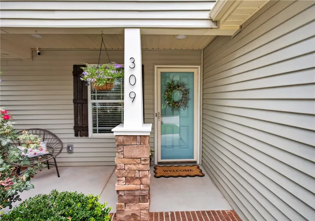 2nd image of 309 S Stonegate Dr, Seneca, SC 29678 | MLS# 20303164