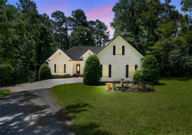 Photo 1 of Single family home for sale at 1017 Cove Cir, Anderson, SC 29626 | MLS# 20303183 | Listing updated on 2026-07-23