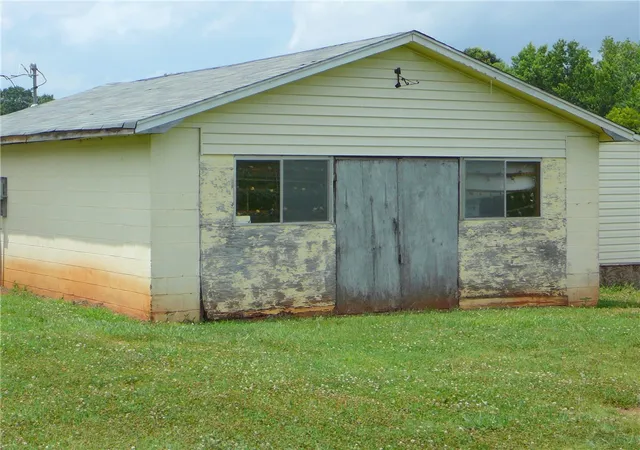 Photo 3 of Single family home for sale at 1430 Grady Hall Rd, Anderson, SC 29626 | MLS# 20303216 | Listing updated on 2026-07-27
