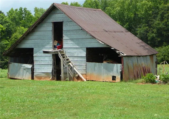 Photo 4 of Single family home for sale at 1430 Grady Hall Rd, Anderson, SC 29626 | MLS# 20303216 | Listing updated on 2026-07-27
