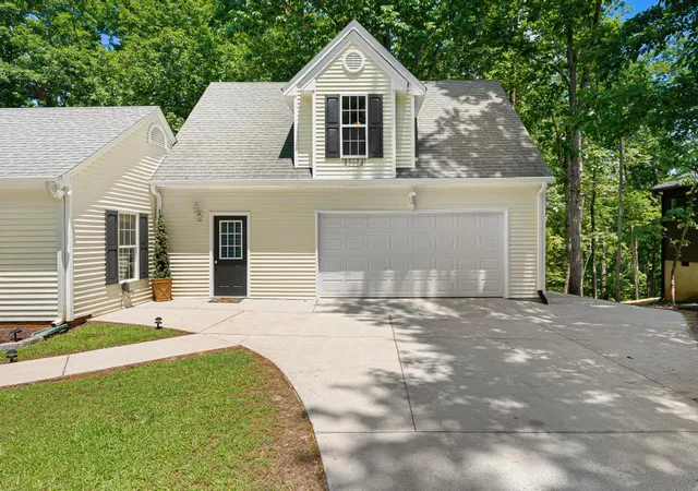 Homes for sale in Westminster, SC | 204 Cheyenne Dr, Westminster, SC 29693 | MLS# 20303236