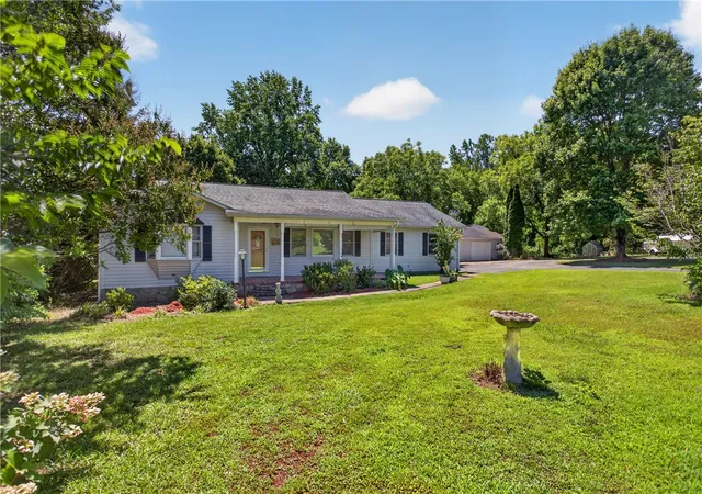 Homes for sale in Walhalla, SC | 103 Dorsey Ln, Walhalla, SC 29691 | MLS# 20303096